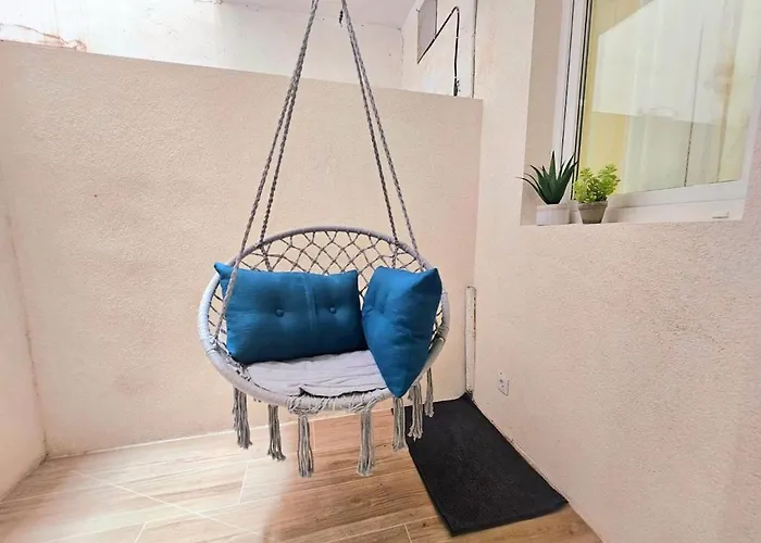 Casa Hermosa, Plaza Pio Xii * Alicante